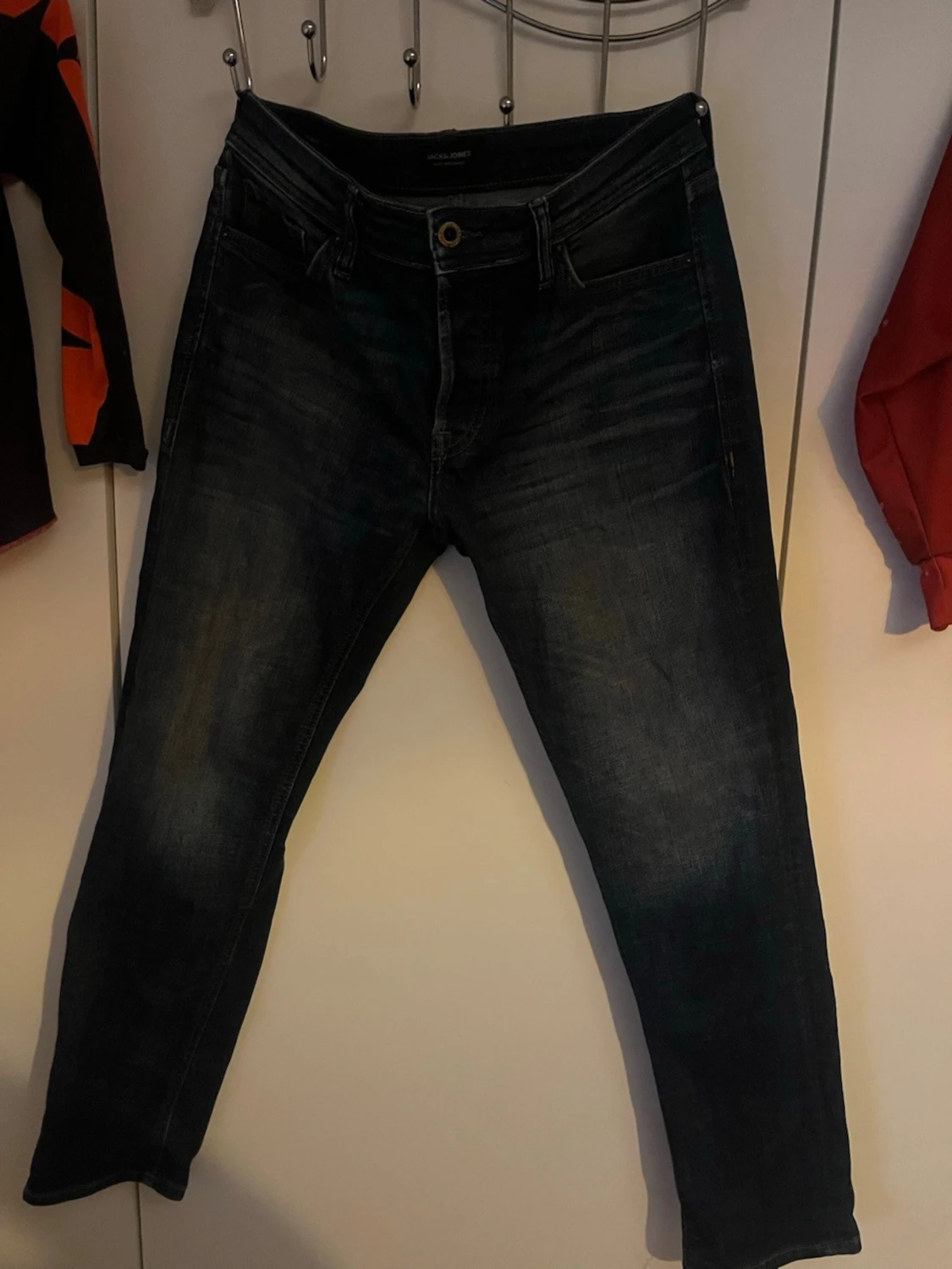 Mörkblå slim fit jeans från Zara