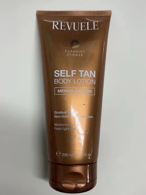 Brun utan sol  - Helt ny. Bra färg ⭐️ stor variant ~ 200ml🤩super billigt pris säljer jag för! Köpte för över 150 kr, skulle inte förvåna mig. 🌸 varan är även tillfälligt slut på webbar även.😅🤭så ja ni!!