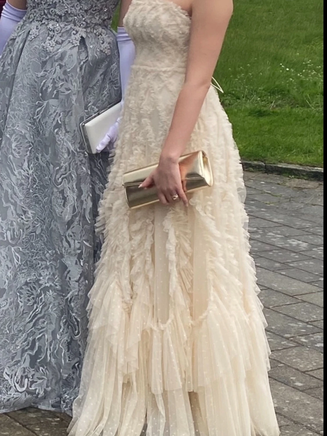 Needle and Thread Balklänning