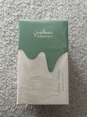 Paris Corner Lactea Divina oöppnad - Oöppnad parfym men platsen kvar på. Har förvarats mörkt för parfymens bästa. Sälj pga att jag redan har en. Priset kan diskuteras 