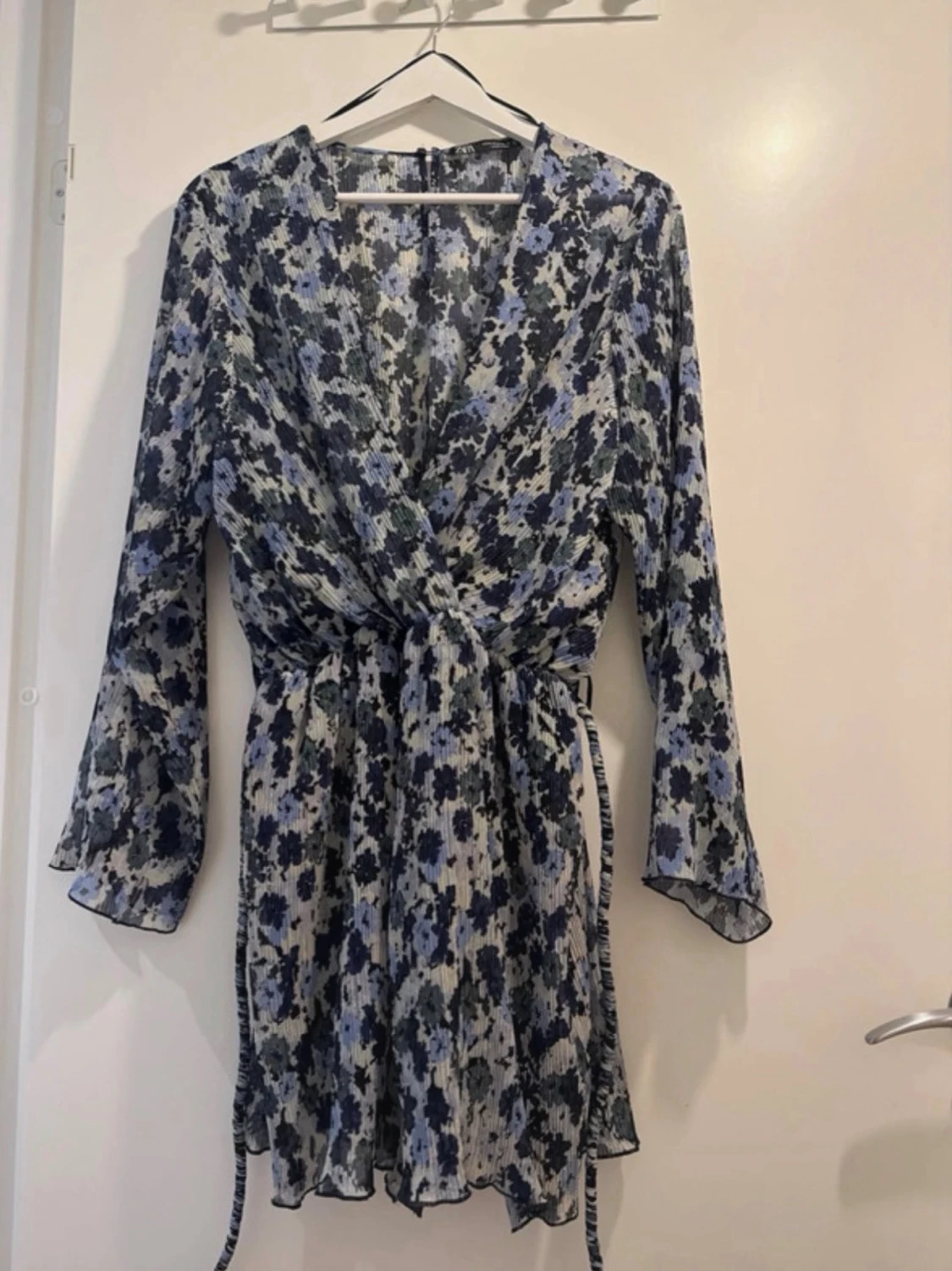 Blommig omlottklänning från Zara