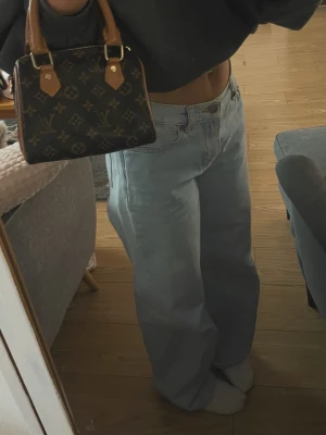 handväska  - säljer denna classy väskan 🤎vid snabb köp -50kr