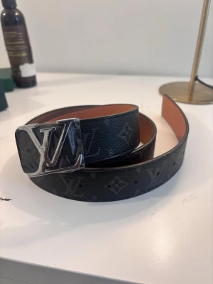 Svart silver bälte - Helt ny, fraktar samma dag