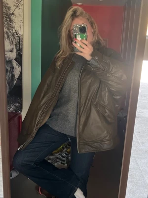 Oversized Skinnjacka  - Fodrad jacka, passar till vår, höst eller en sommarkväll! Jag är 163cm i referens 