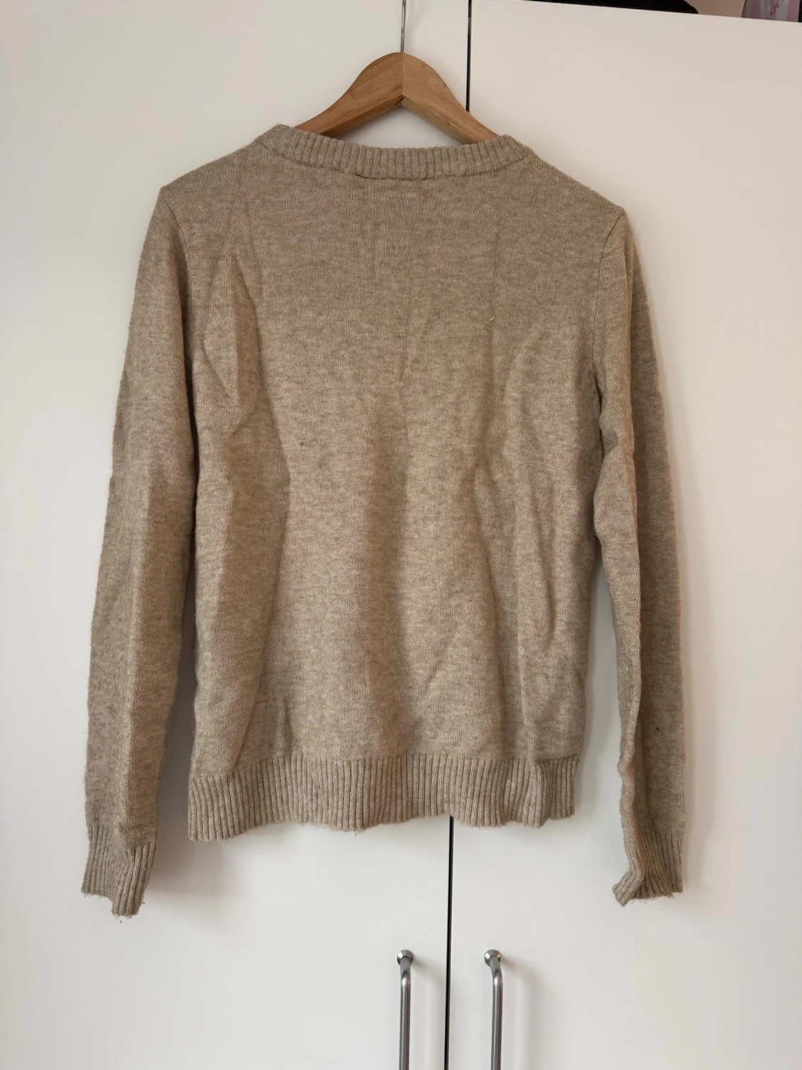 Beige stickad tröja från VILA - 1