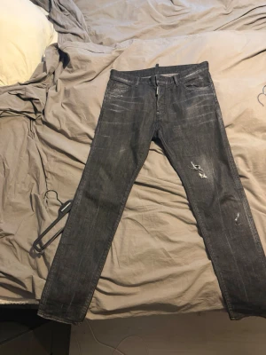 Dsquared2 jeans - Sparsamt använd väldigt fint skick. Kvitto och tags finns kvar