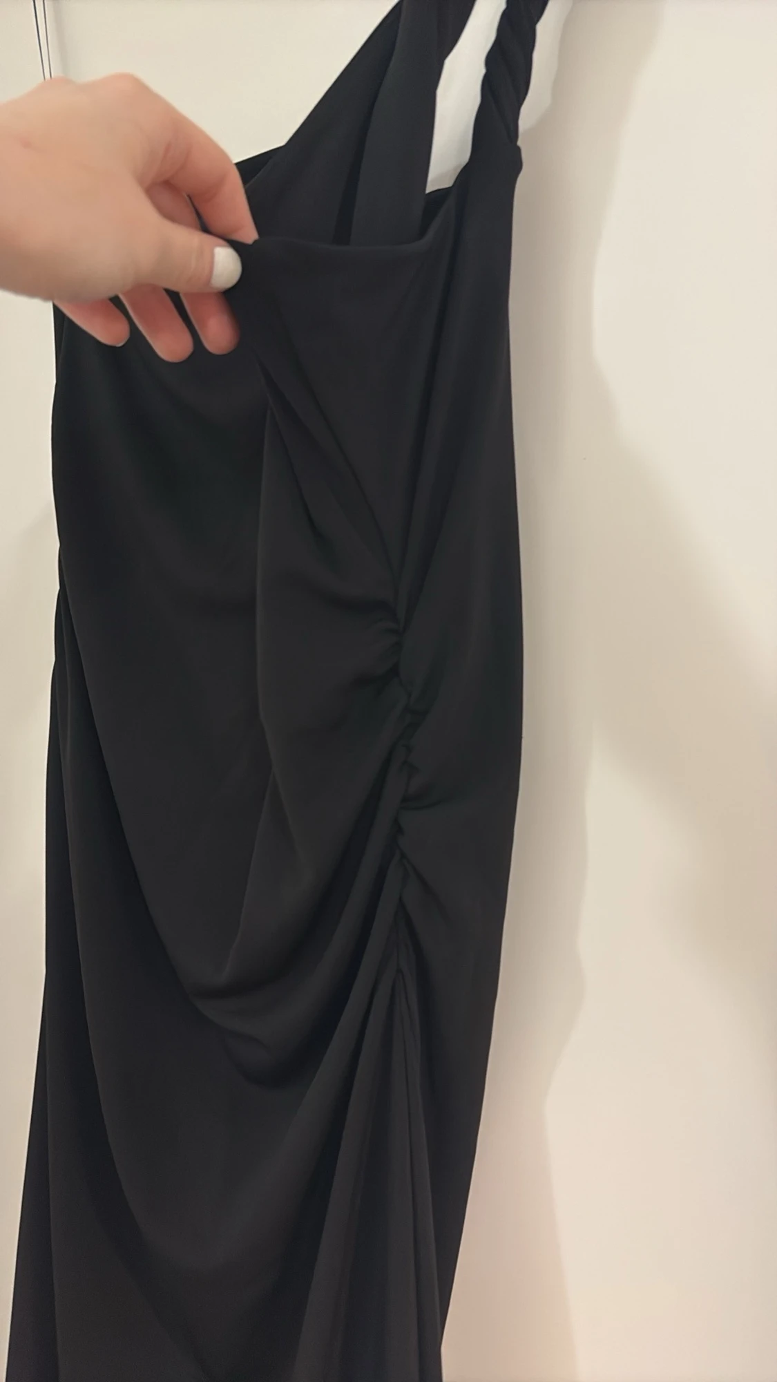 Svart oneshoulder långklänning - 1