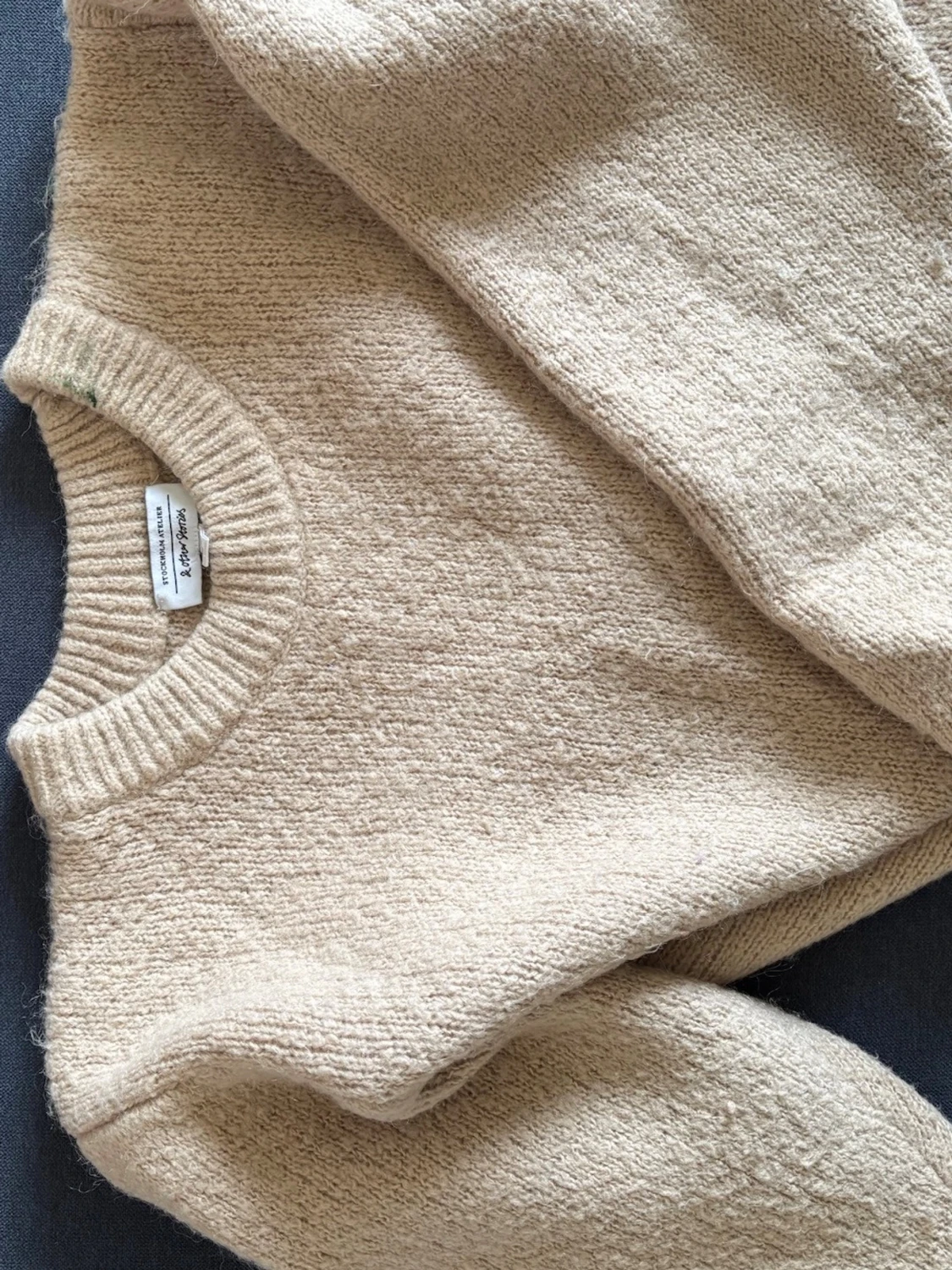 Beige stickad tröja från American Vintage - 1