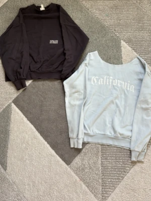 Tröjor - Två collegetröjor, båda från hm men jag har klippt den blåa så den är off shoulder och då försvann lappen.