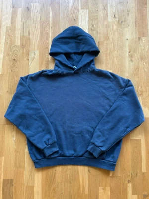 Acne Studios hoodie  - Navy blue Acne Studios hoodie in very good condition. Slightly oversized, Size: S. Recipe and authentication exists. Feel free to ask if you are interested or have any questions!