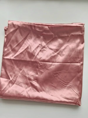Rosa satin örngott  - Örngott i satin