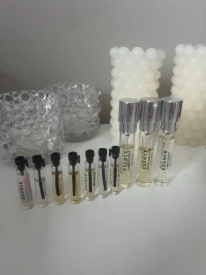 Essnce 2 ml och 8 ml - 3 st 8 ml och 7 st 2 ml. Säljs ej separat 🤍 Paketpris för allt 250kr🤍