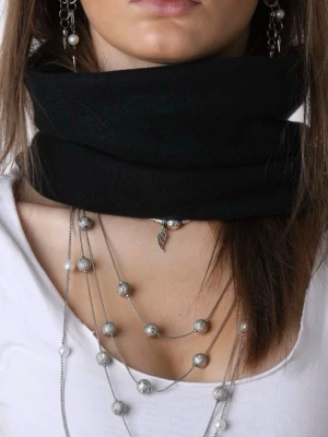 Buff - NEW YORK - Jättefin, varm och skön buff i en svart färg!  Buffen är i polarfleece och är sydd för hand. Passar perfekt för lite kyligare dagar!  Vid frågor eller funderingar är det bara att skicka ett meddelande!