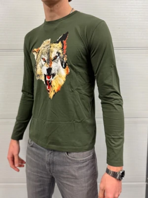 Marcelo Burlon long sleeve  - En långärmad tshirt från Marcelo Burlon helt ny med tags och påse! Kids size motsvarar som vanlig S! Självklart äkta nypris 1400kr! Hör av er vid frågor! Modellen är 188 och väger 76kg