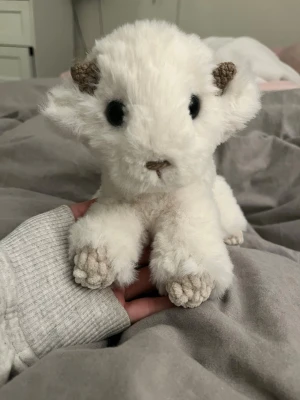 Virkad bebis get - Super gullig virkad bebis get virkad med päls garn, velvet garn och akryl garn