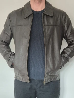 Mörkbrun klassisk skinnjacka Batistini - Passar mer som M