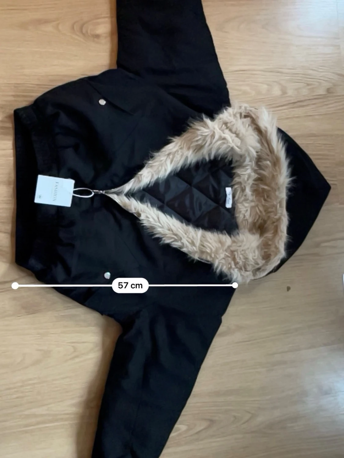 Svart pufferjacka med fuskpäls - 5