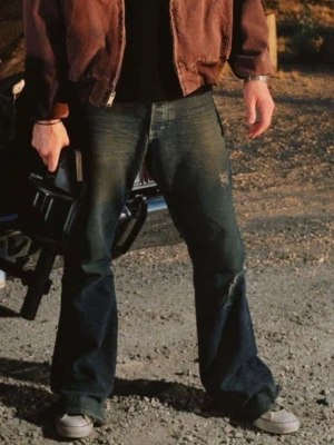 Bootcut (Faded Levi’s)(Snus fade) - pair of vintage Levi’s from 2010 with incredible natural fades and character. Perfect ”Snus Fade” and ”Wallet Fade”These have been worn in perfectly to achieve a unique look that only comes with time. Classic straight-leg fit and sturdy denim quality.                                   Feel free to message me if you have any questions!  Size on tag: W33 / L32 • Waist: 41.5 cm • Thigh: 28 cm • Inseam: 79 cm • Total Length: 105cm • Leg Opening: 19.5 cm b