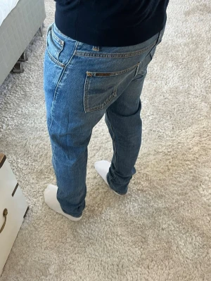 Nudie jeans Lean Dean  - Nudie Jeans | skick 9/10 inga större defekter | Storlek 32/32 | Pris - 599kr | Modellen är ca 180cm lång | Hör av dig vid minsta fråga eller fundering!!