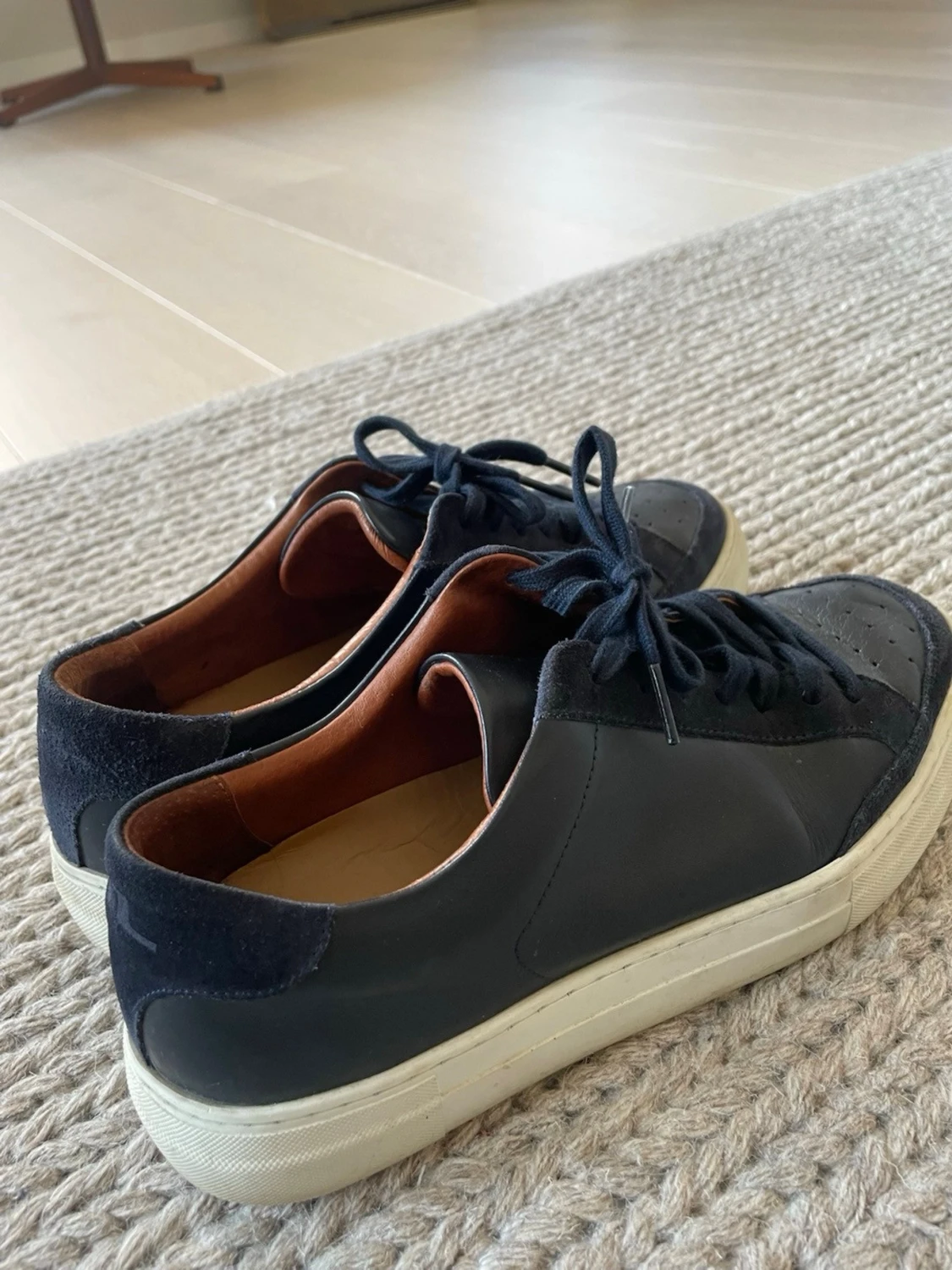 Mörkblå sneakers i läder och mocka J Lindeberg  - 1