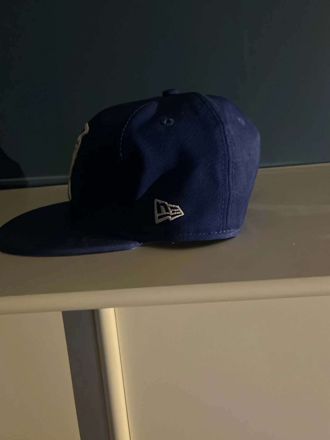 Blå New Era keps med broderad logga - 1
