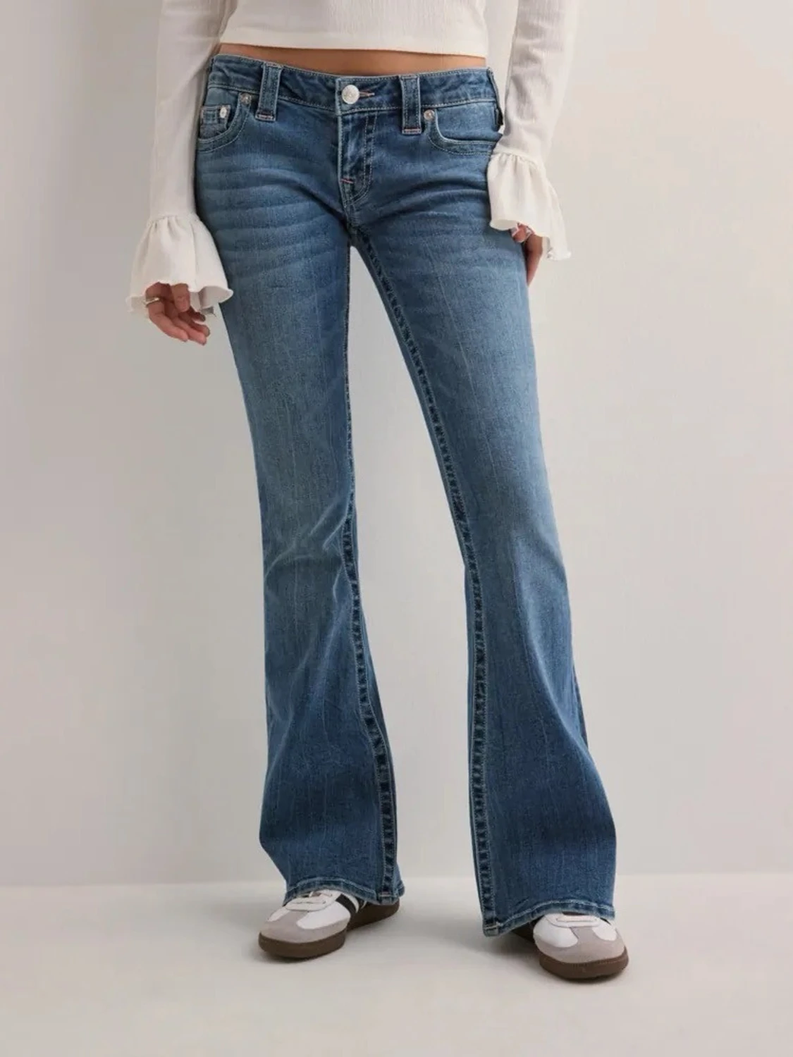 Blå bootcut jeans från True Religion - 1