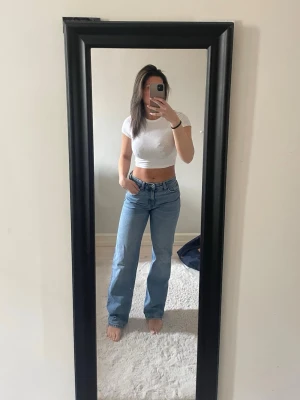 Ljusblå raka jeans - Säljer ett par ljusblå jeans med rak passform💙