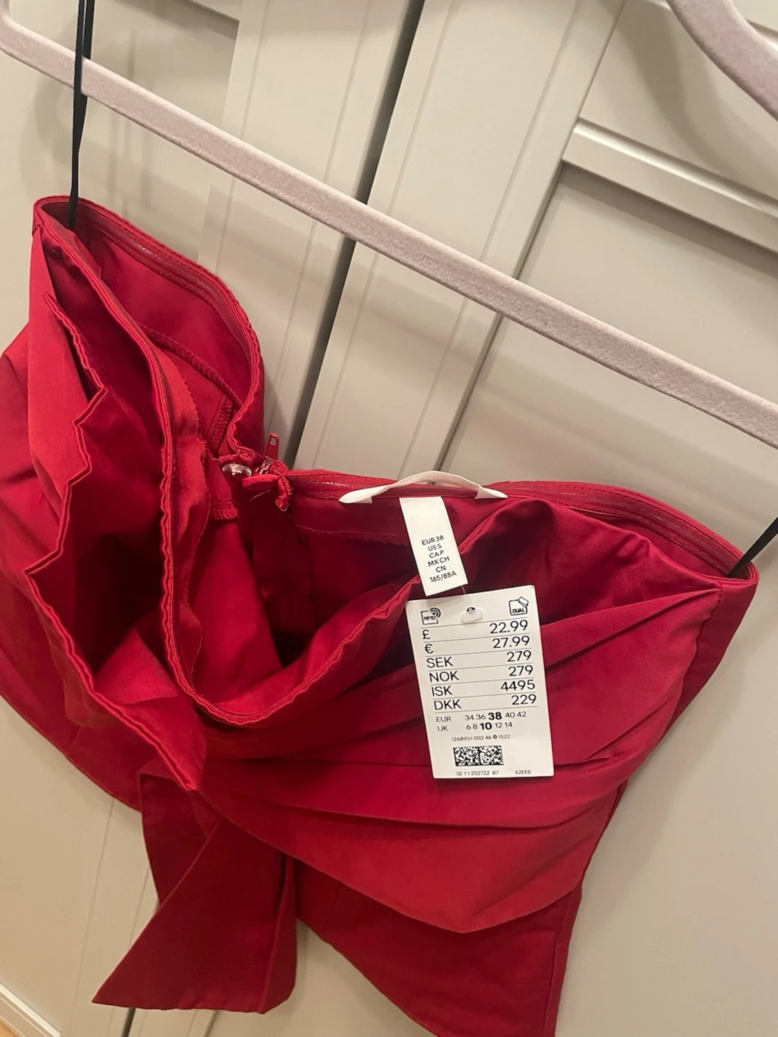 Röd axelbandslös topp med rosett - 1