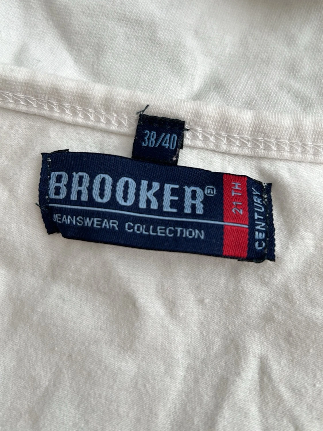 Vit croppad linne med rocktryck - 3