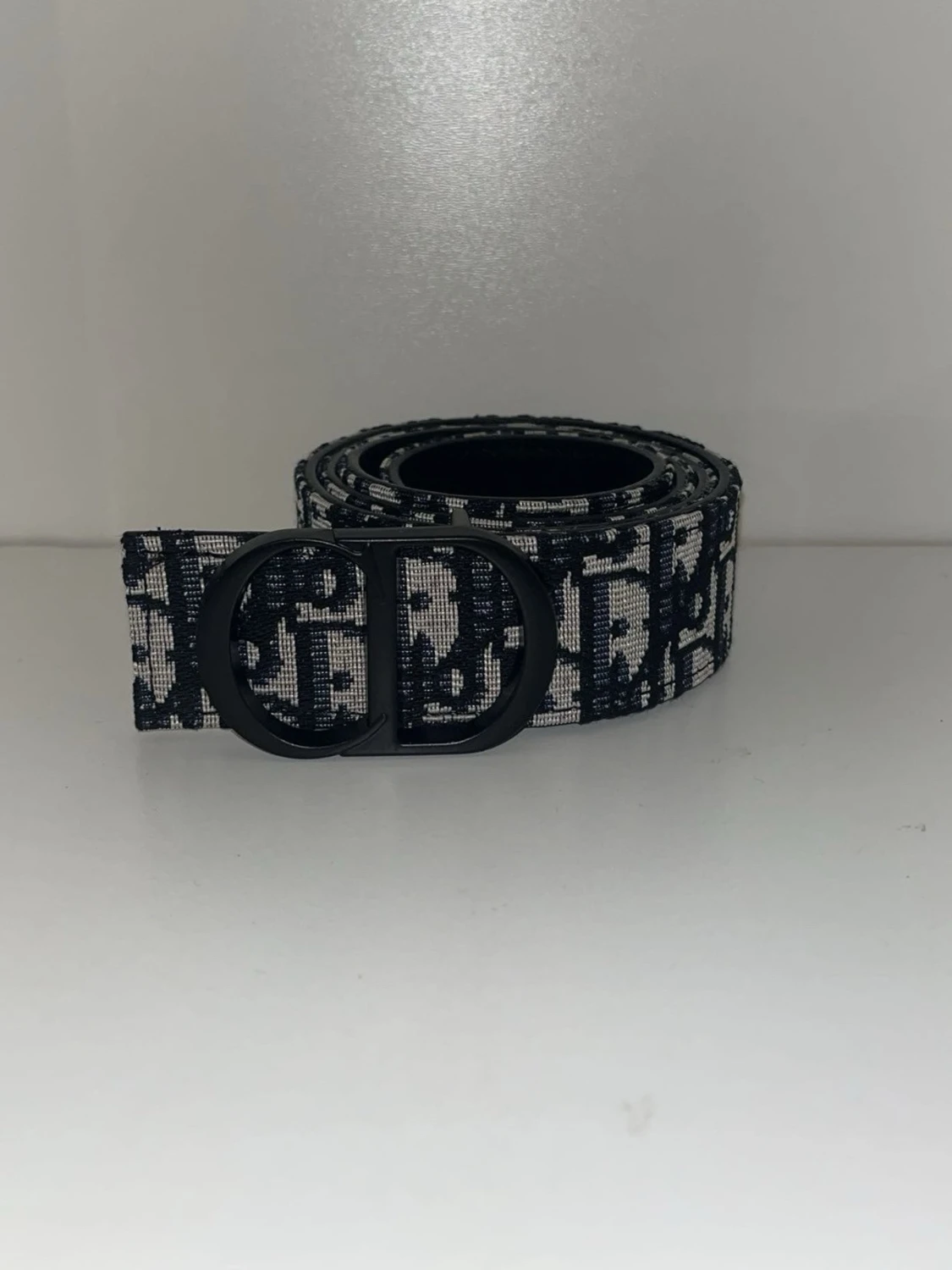 Svartvitt bälte från Christian Dior