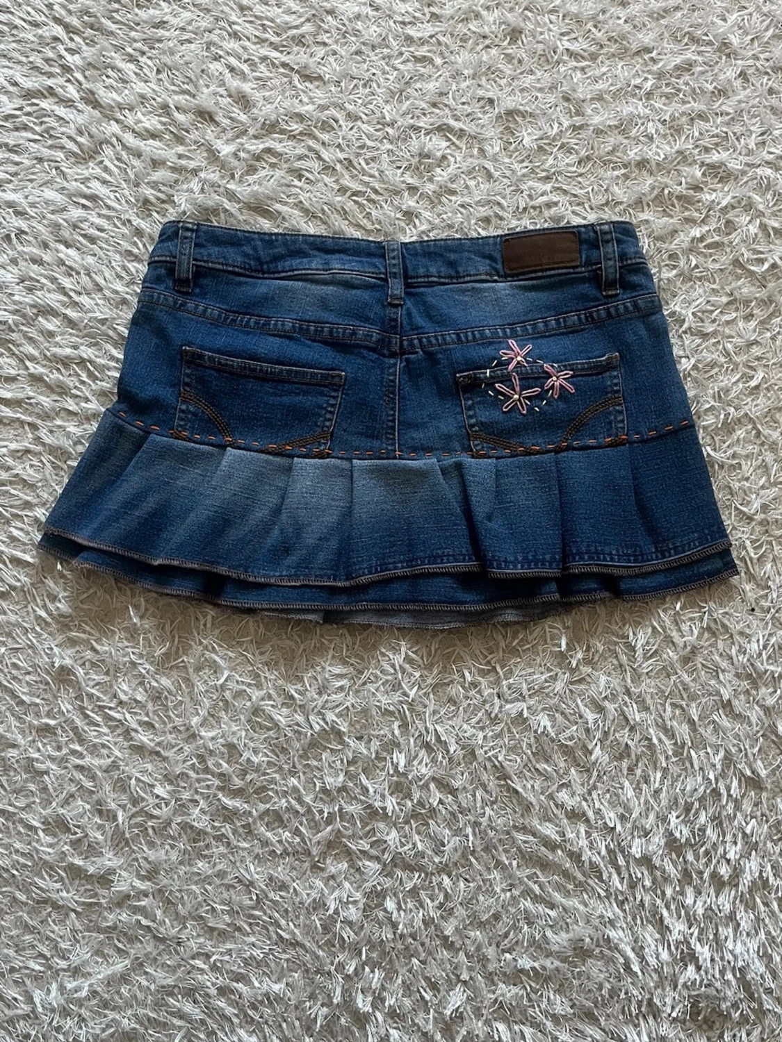 Jeanskjol med broderi  - 1