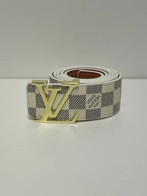 Lv Bälte - Helt ny aldrig använd. Storlek 110. Snabb frakt endast bälte 