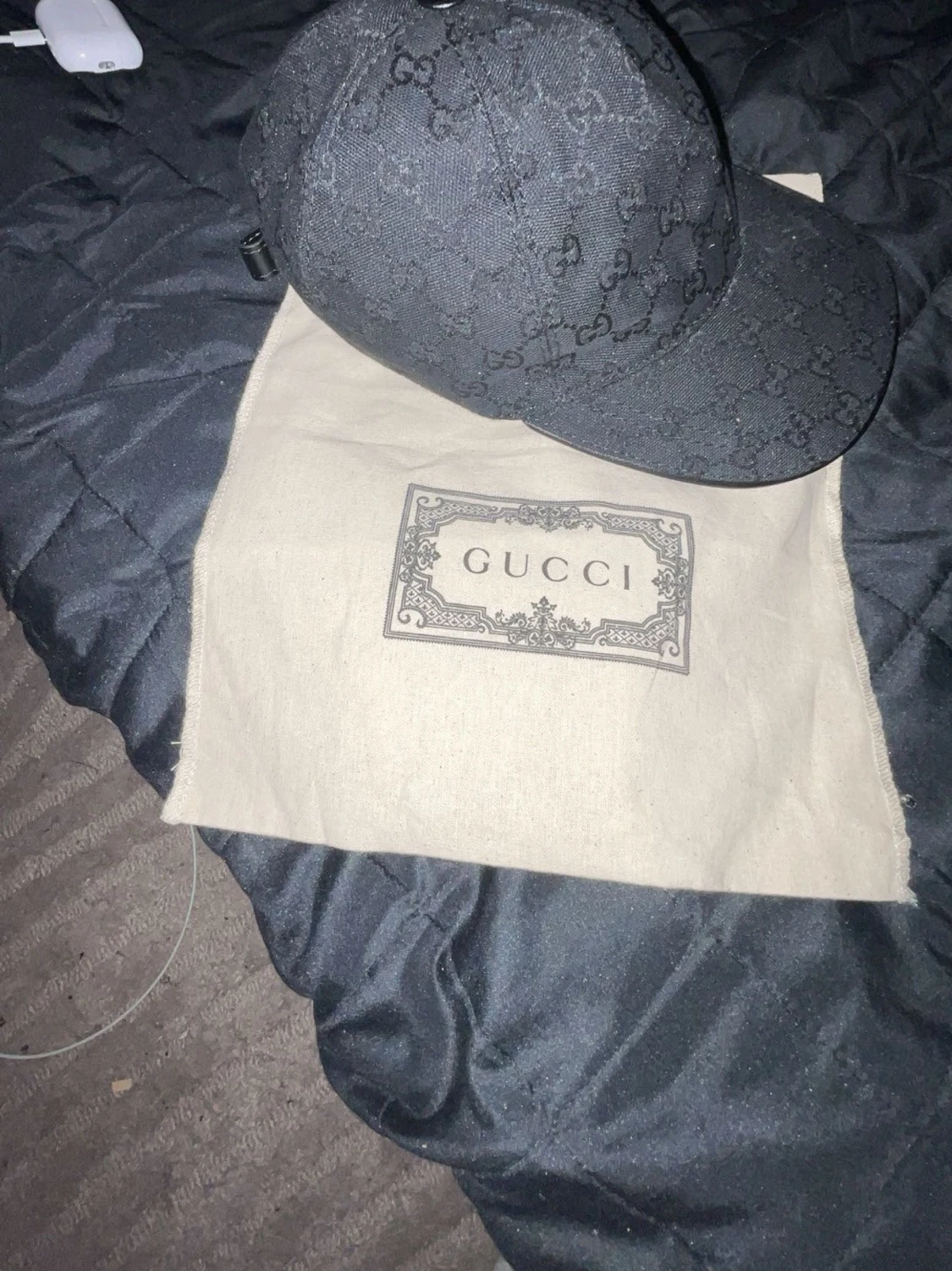 Svart keps med GG mönster  - 1
