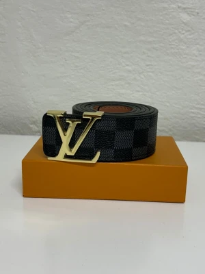 Lv Bälte  - Helt nytt aldrig använd. Storlek 110cm. Snabb frakt. Skriv vid fler frågor. Endast bälte