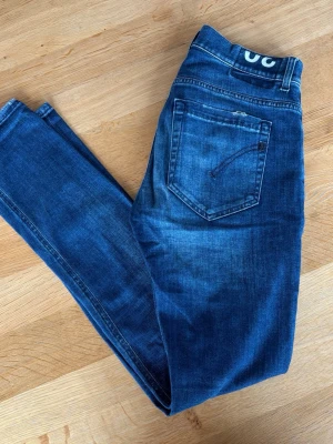 Dondup George jeans - modellen George! | storlek 30, kolla mått på bilder | super skick! | hör av dig vid funderingar! | fraktar inom kort    J7