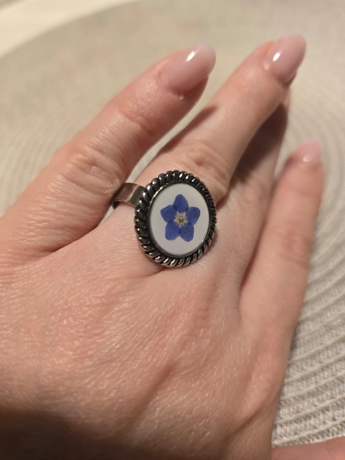 Ring med en föegätmigej - 1