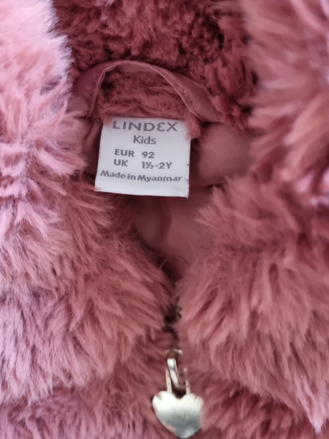 Rosa pälsjacka från Lindex Kids