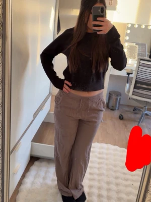 Beiga linnebyxor - Sköna beiga linnebyxor, använd 1 gång storlek xs💕