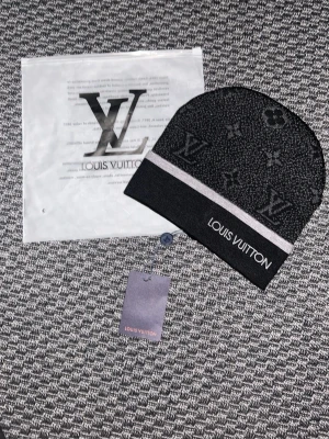 Märkes mössa - Helt nytt märkes mössa inga skador