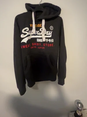 Superdry  - Superdry tröja , mycket bra skick storlek S. skicka Bud 