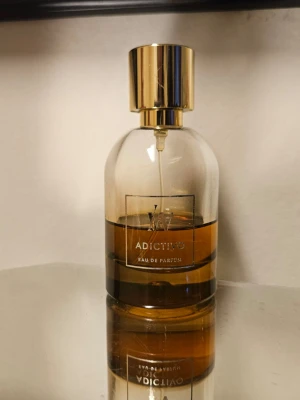 Adictivo Eau de Parfum - Ida warg - adictivo edp. Eftersom att parfymen är gammal "kan" lukten skära sig lite.