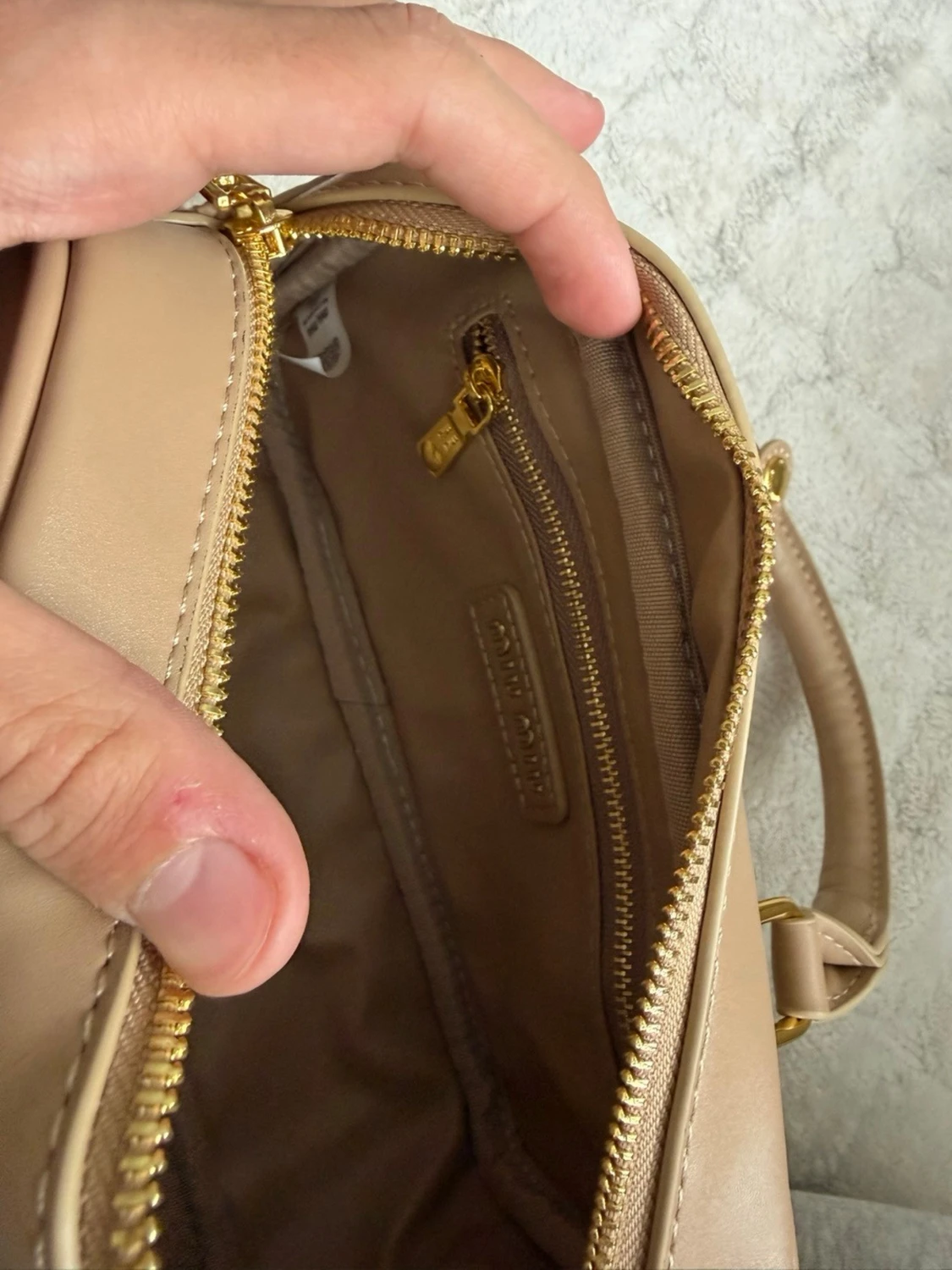 Beige handväska från Miu Miu - 3