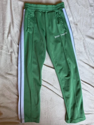 Palm Angels byxor  - As snygga gröna Palm Angels byxor🌟
