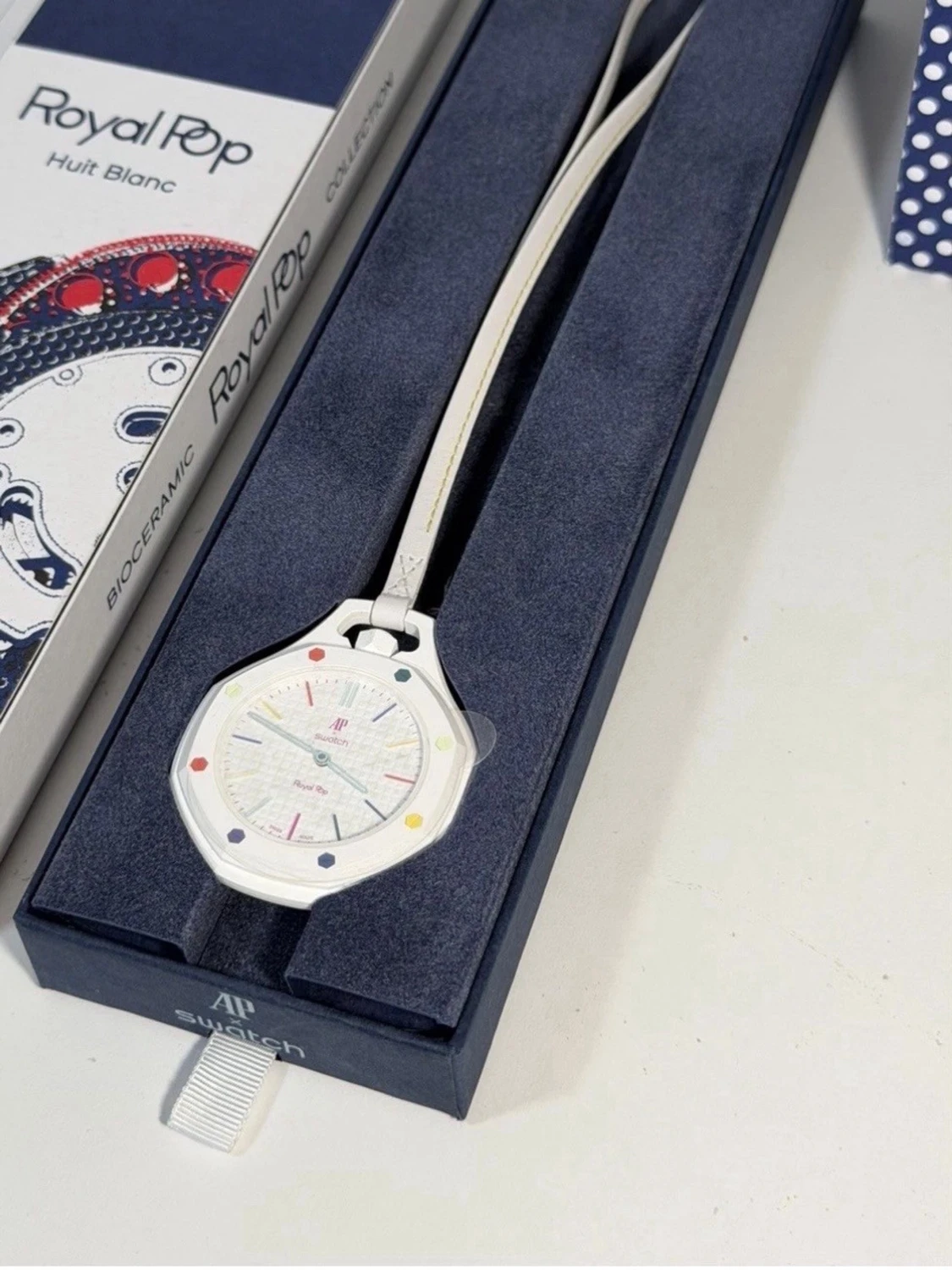 Swatch x AP Royal Pop Huit Blanc klocka - 1