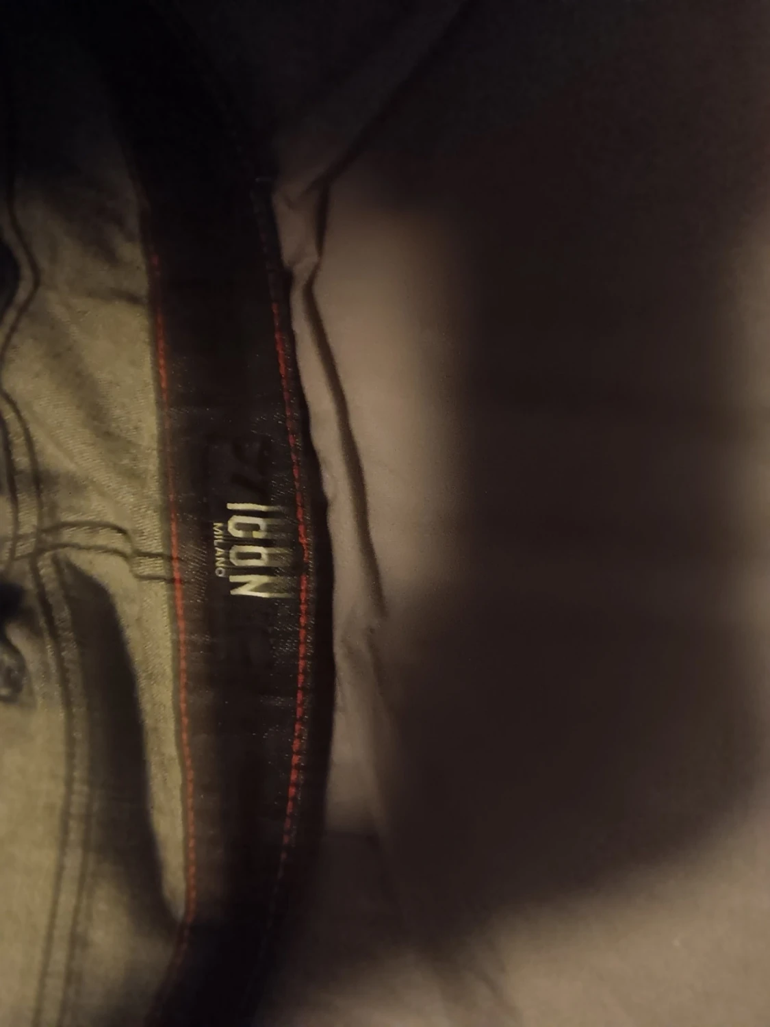 Svarta slitna jeans från Icon Milano - 3