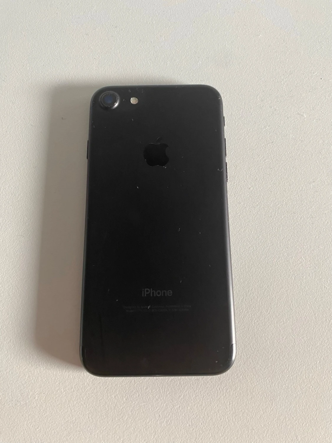 Svart iPhone 7 från Apple