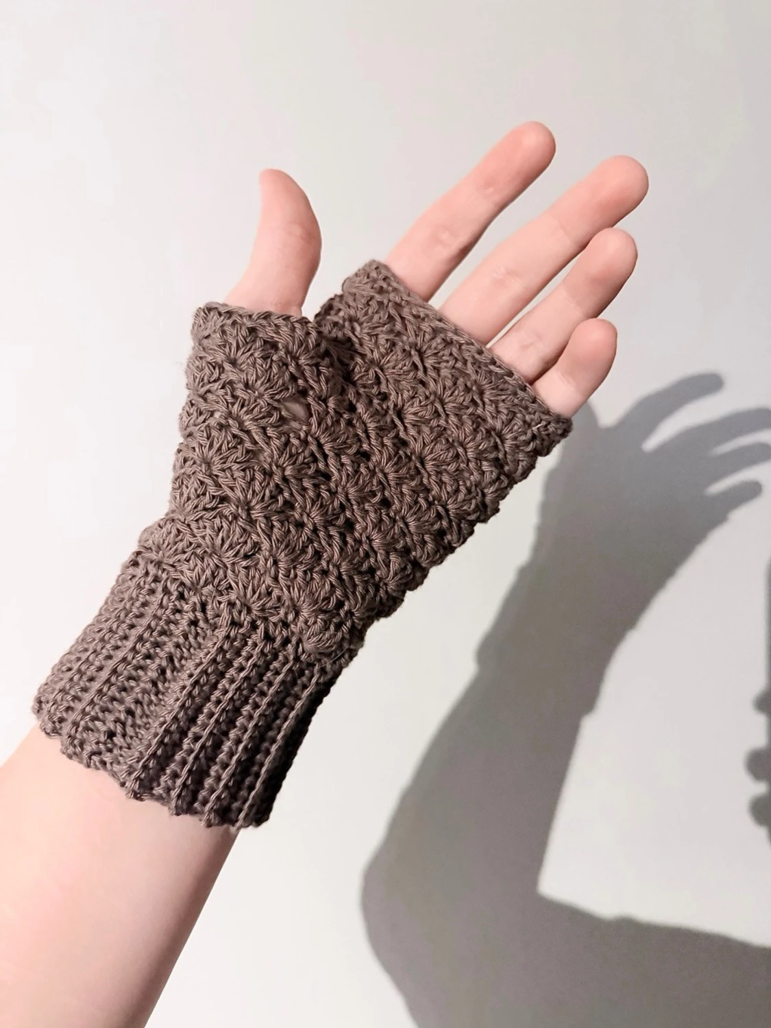 Handvirkade fingerlösa torgvantar - 1