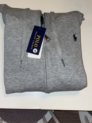 Ralph Lauren  - Ralph Lauren hoodie | storlek S | ny | var inte fega om ni är intresserade att kontakta