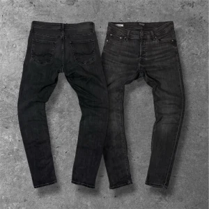 Jack & Jones jeans Slim/Glenn - Säljer dessa snygga jeansen från Jack & Jones | W30 L32 | modell: Slim/Glenn | skick: 8/10, inte nyskick | Hör av er vid frågor, pris kan diskuteras vid snabb affär 🤝
