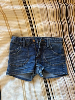 Denim shorts - Denim shorts i storlek XS